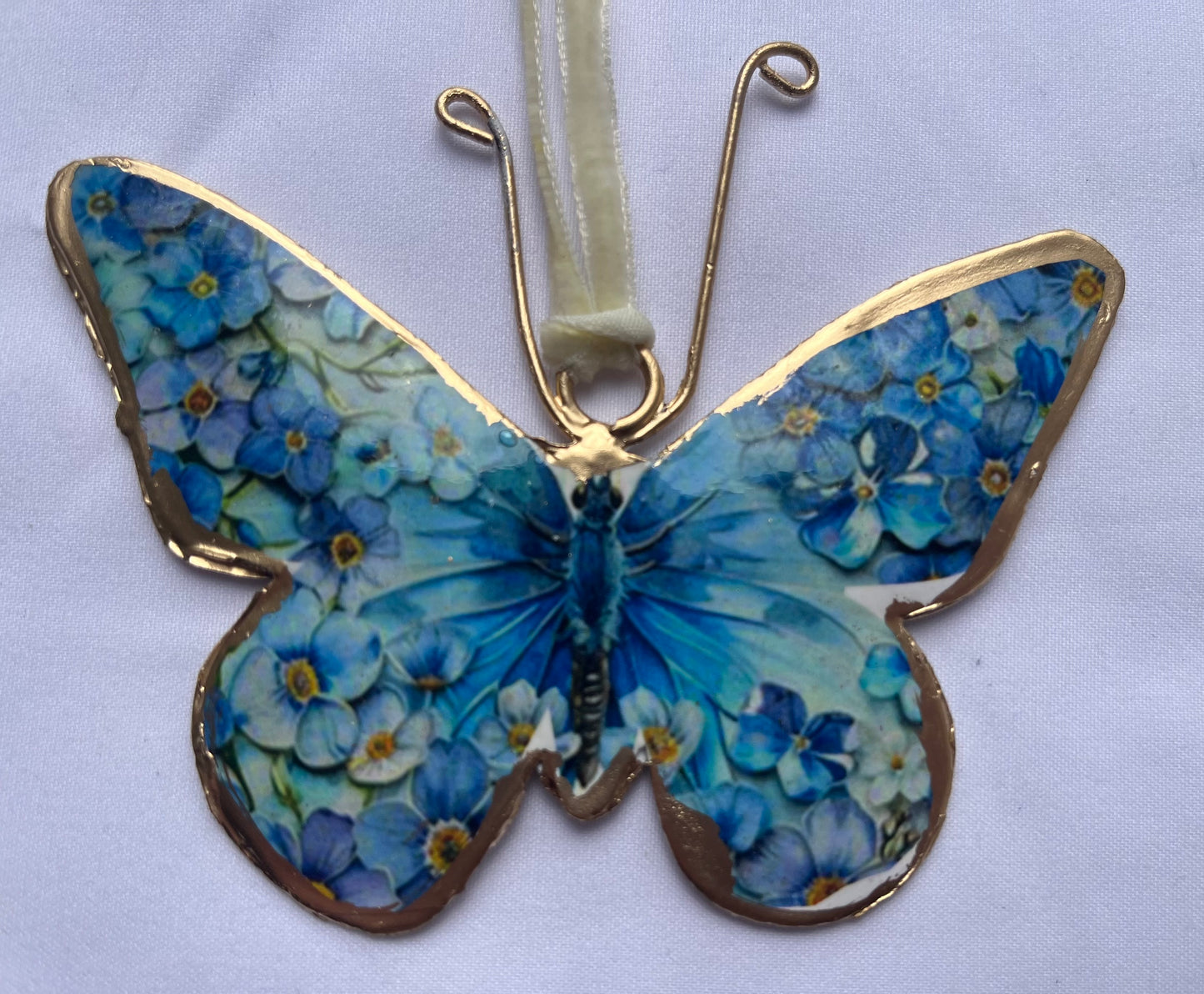 Floral Bloom Butterfly Hanging Heart Decoration