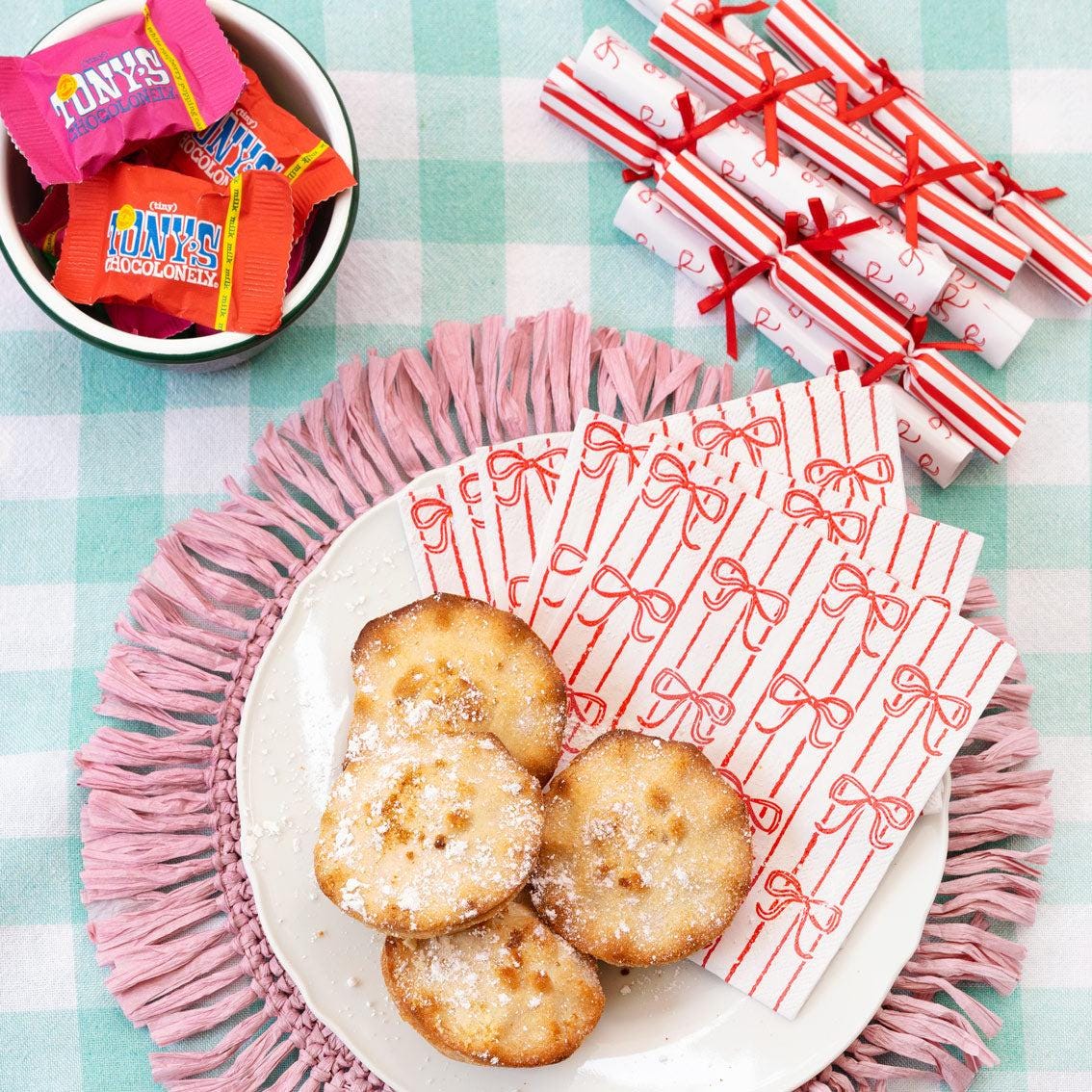 Candy Cane Bow Mini 5" Saucer Crackers (8 Pack)