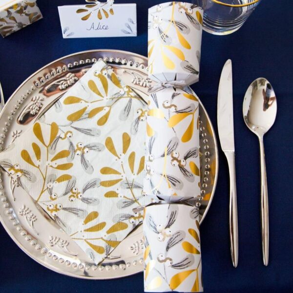 Talking Tables Botanical Mistletoe Crackers