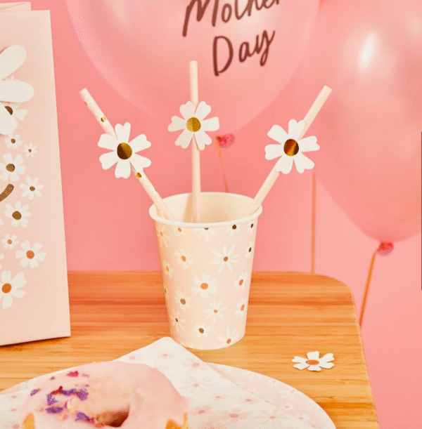 Daisy Party Straws by Hootballoo