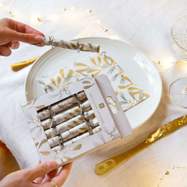 Botanical Mistletoe Saucer Crackers by Talking Tables