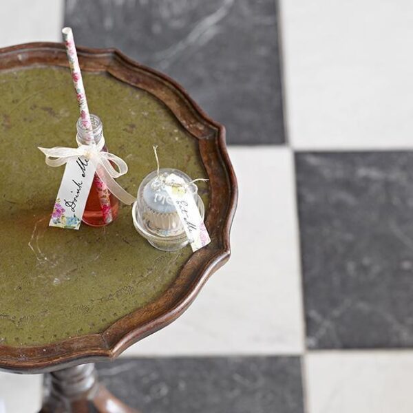 Truly Alice Drink Me Set by Talking Tables