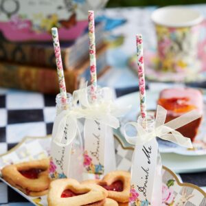 Truly Alice Drink Me Set by Talking Tables